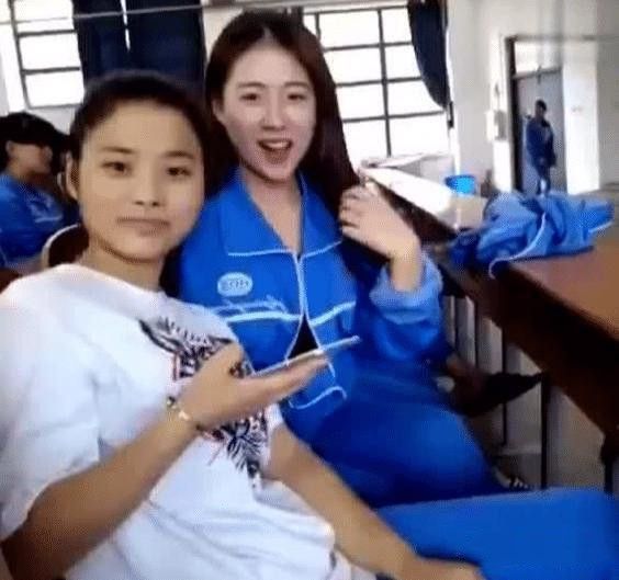 恋爱游戏世界对路人很不友好漫画